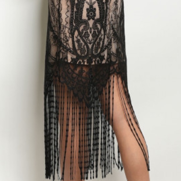 BLACK LACE & FRINGE - Picture 2 of 4